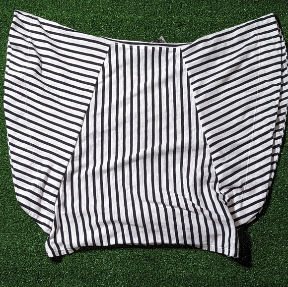 BCBGMaxazria black and white stripes batwing flowy boxy top with tie bottom - Picture 2 of 3